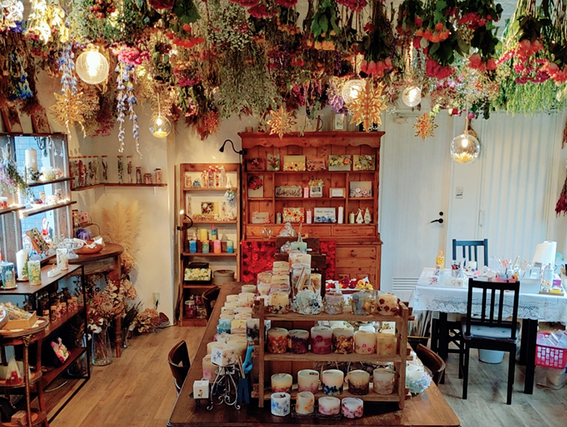 お花とキャンドルのハンドメイドギフト店JoieR店内
